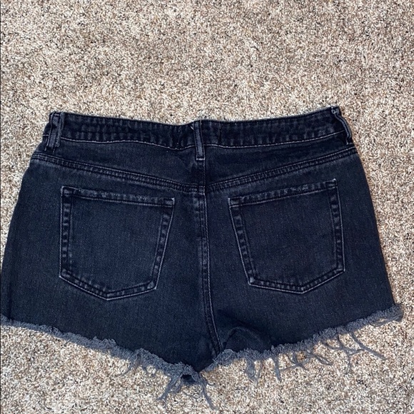 Black jean shorts - Picture 2 of 4